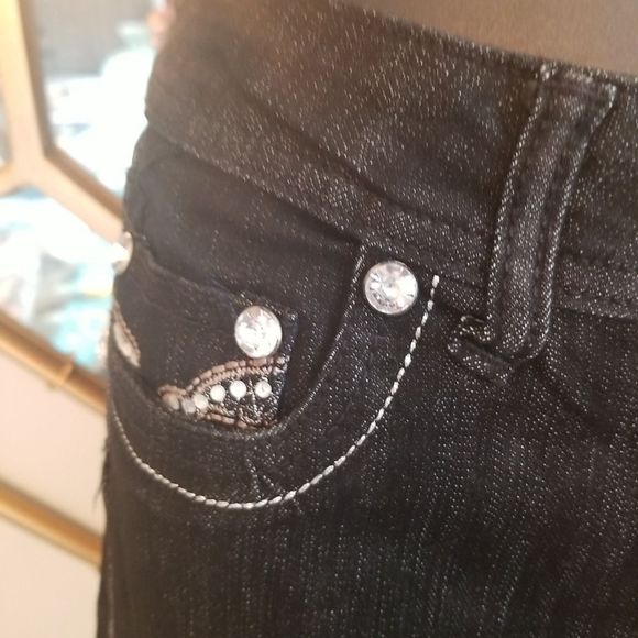 Bon.Jeans Premium Denim High Rise Cuffed Black Distressed Capri Jean's NWT - Picture 4 of 13